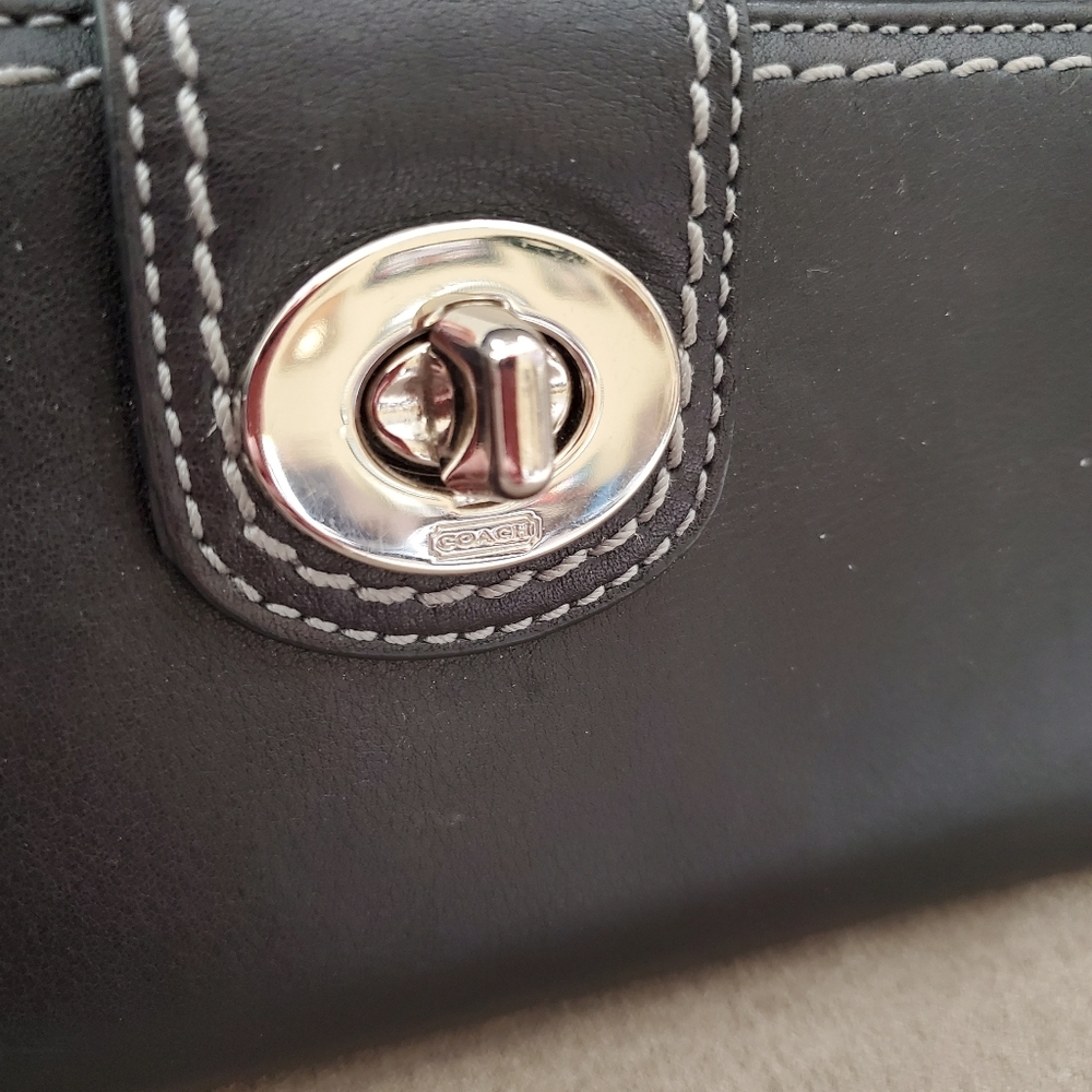 Coach Silver and Black Turnlock Leather Checkbook Wallet Unused With Tags - Picture 2 of 13